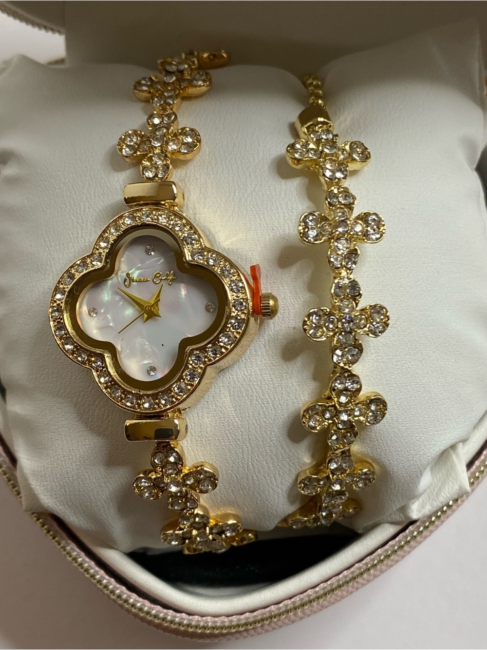 Jessica Carlyle NWOT Bracelet Watch Gold Tone Rhinestone Clover Pearl Dial READ